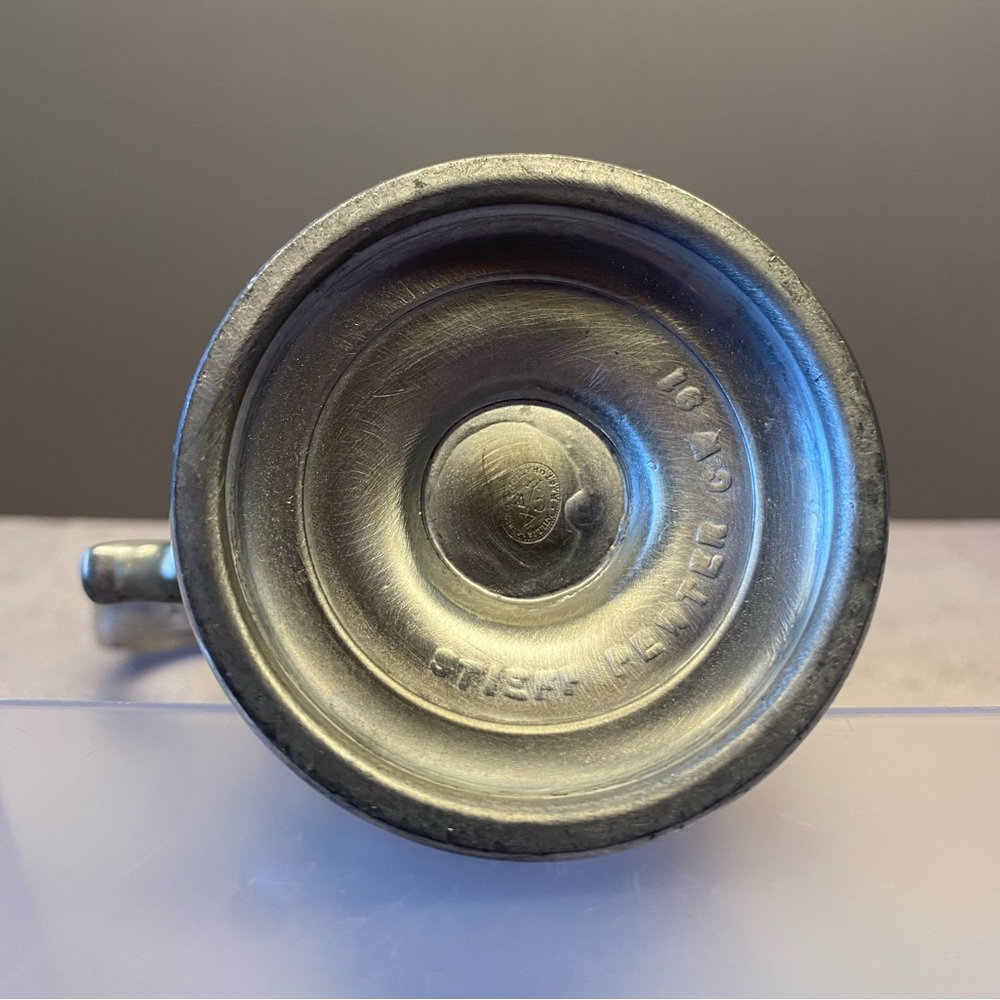 1950s Stieff Williamsburg Restoration Pewter Creamer CW-91 Monogrammed - Picture 6 of 11